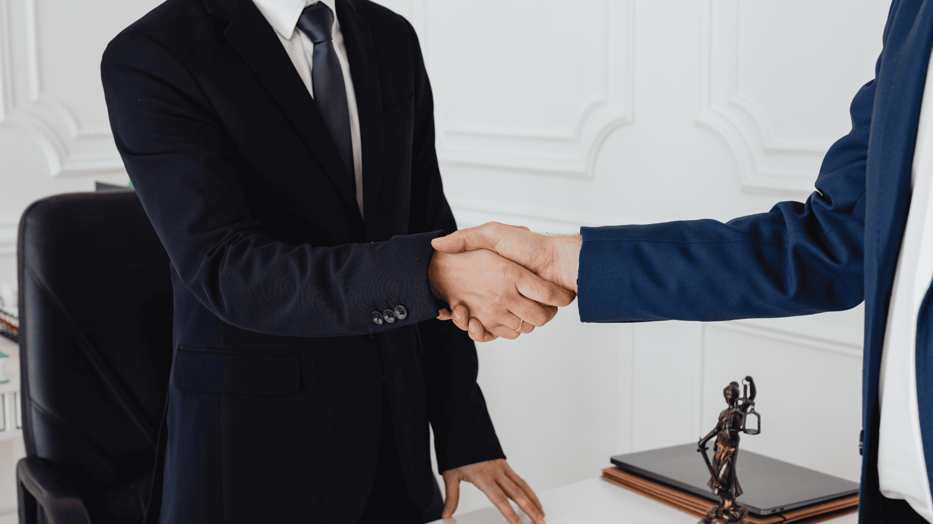 contratacion interna externa