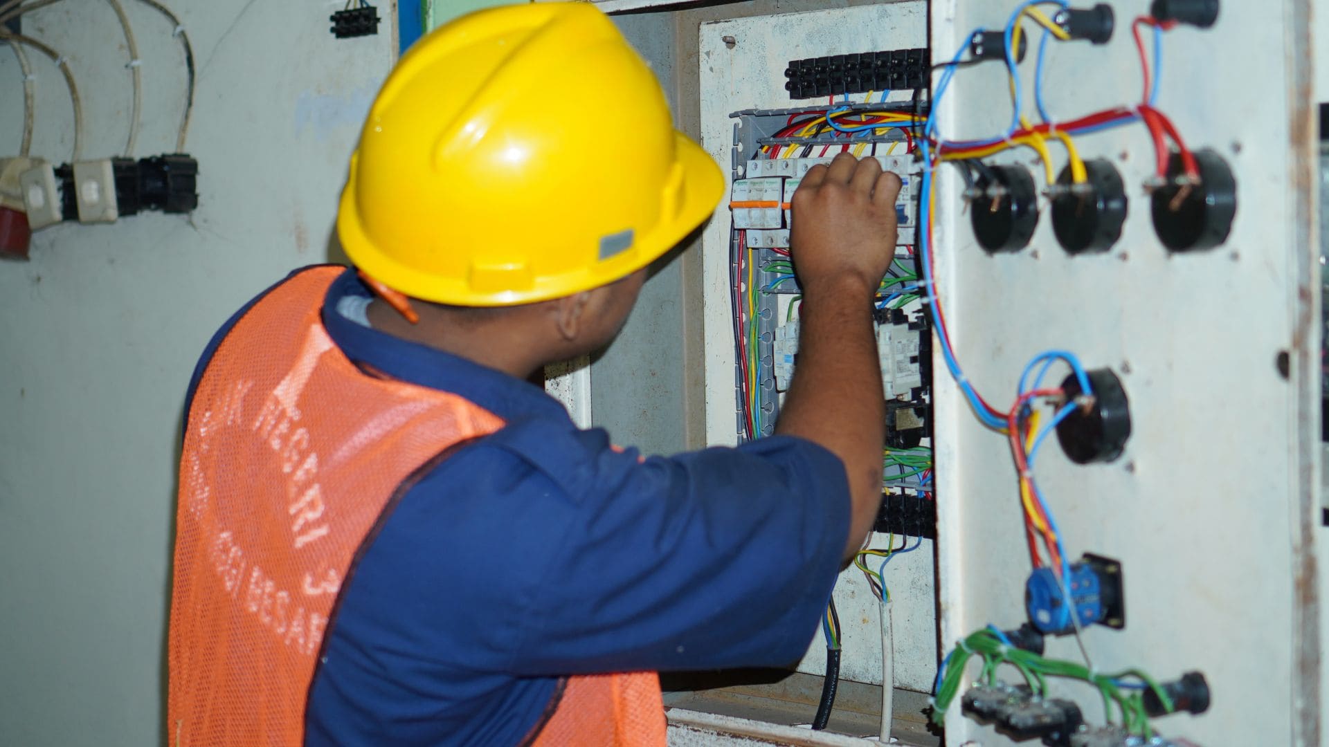 revision instalacion electrica industrial